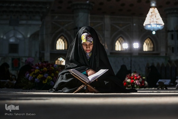 گردهمایی حلقه‌های حفظ موضوعی قرآن در حرم امام خمینی