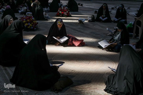 گردهمایی حلقه‌های حفظ موضوعی قرآن در حرم امام خمینی