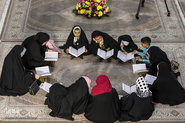 گردهمایی حلقه‌های حفظ موضوعی قرآن در حرم امام خمینی