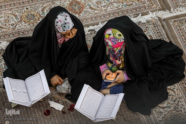 گردهمایی حلقه‌های حفظ موضوعی قرآن در حرم امام خمینی