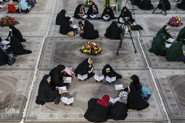 گردهمایی حلقه‌های حفظ موضوعی قرآن در حرم امام خمینی