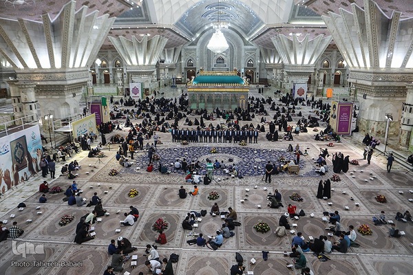 گردهمایی حلقه‌های حفظ موضوعی قرآن در حرم امام خمینی