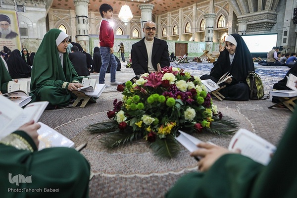 گردهمایی حلقه‌های حفظ موضوعی قرآن در حرم امام خمینی