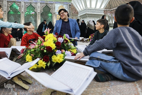 گردهمایی حلقه‌های حفظ موضوعی قرآن در حرم امام خمینی