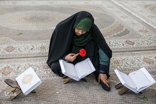 گردهمایی حلقه‌های حفظ موضوعی قرآن در حرم امام خمینی