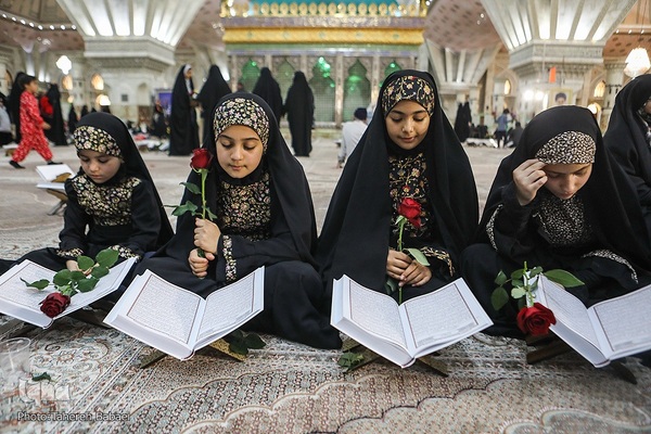 گردهمایی حلقه‌های حفظ موضوعی قرآن در حرم امام خمینی