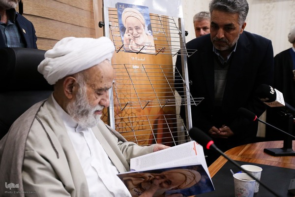 آیین رونمایی ویژه‌نامه «رایحه»، با محوریت نکوداشت حجت‌الاسلام والمسلمین محسن قرائتی