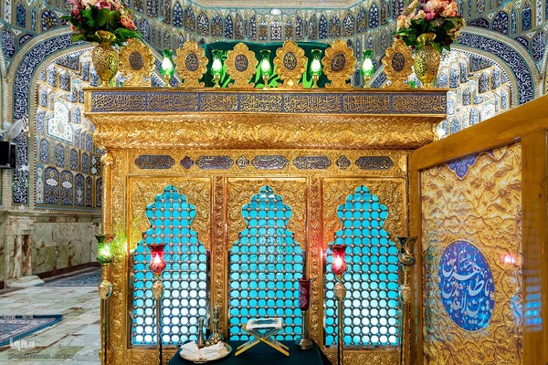 غبارروبی حرم مطهر امامزاده طاهر(ع)