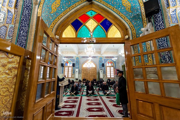 غبارروبی حرم مطهر امامزاده طاهر(ع)