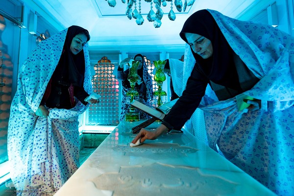 غبارروبی حرم مطهر امامزاده طاهر(ع)