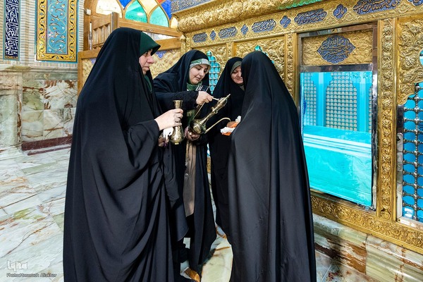 غبارروبی حرم مطهر امامزاده طاهر(ع)