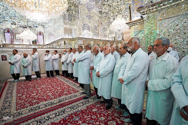 آیین غبارروبی حرم مطهر حضرت احمدبن موسی الکاظم علیهما‌السلام‎