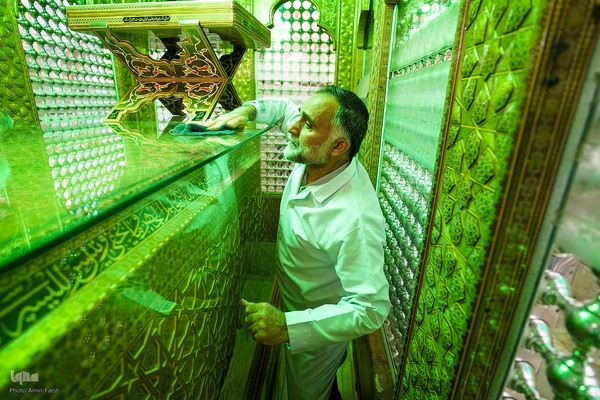 آیین غبارروبی حرم مطهر حضرت احمدبن موسی الکاظم علیهما‌السلام‎