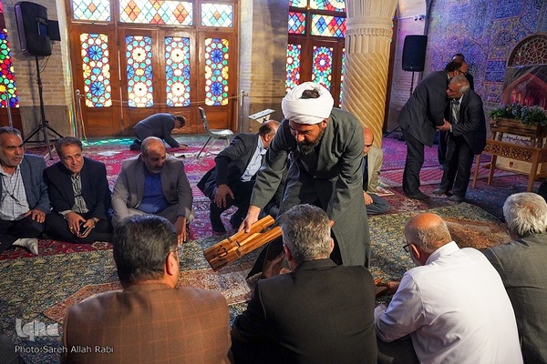 محفل انس با قرآن کریم در مسجد نصیرالملک شیراز