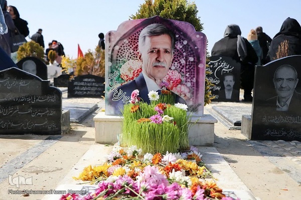 زیارت اهل قبور در آخرین پنجشنبه سال