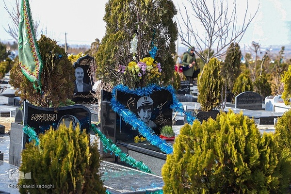 زیارت اهل قبور در آخرین پنجشنبه سال