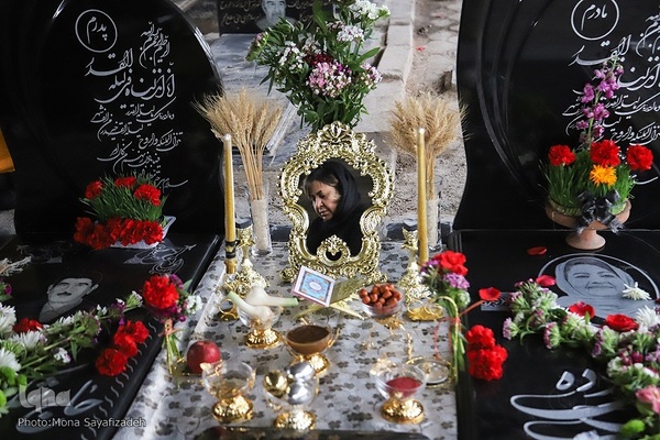 زیارت اهل قبور در آخرین پنجشنبه سال