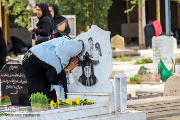 زیارت اهل قبور در آخرین پنجشنبه سال