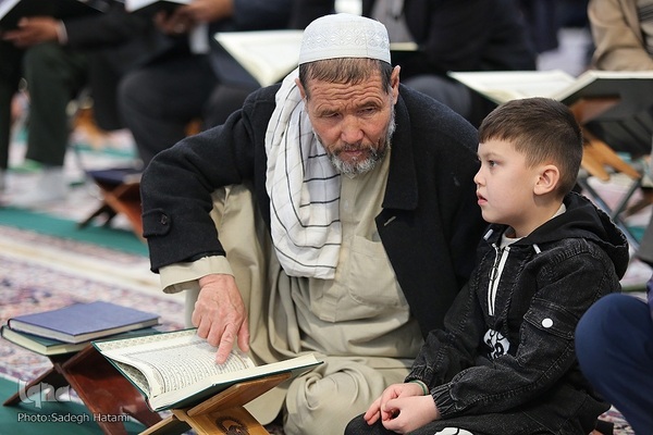 ترتیل‌خوانی قرآن کریم در حرم امام رضا(ع)