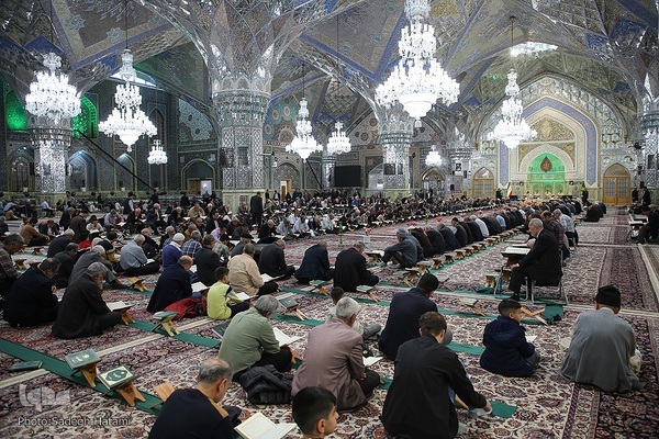 ترتیل‌خوانی قرآن کریم در حرم امام رضا(ع)