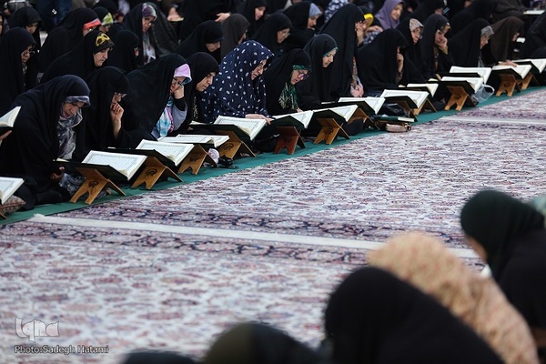 ترتیل‌خوانی قرآن کریم در حرم امام رضا(ع)