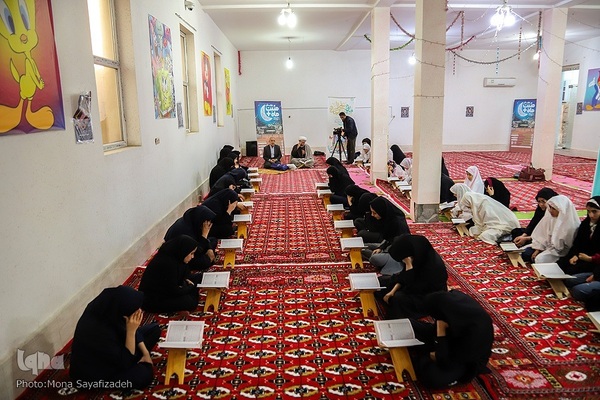 سفره افطار در جمع ایتام