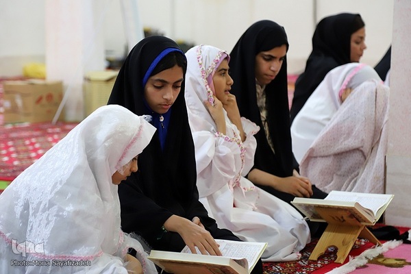 سفره افطار در جمع ایتام