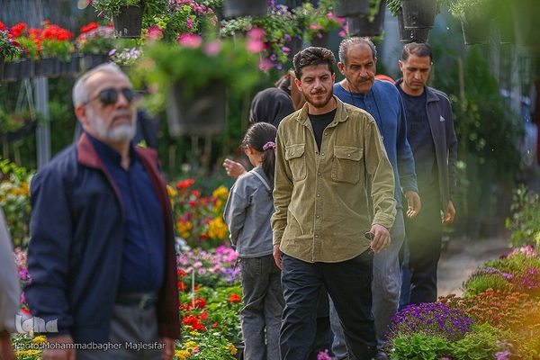 رونق بازار گل و گیاه در آستانه بهار