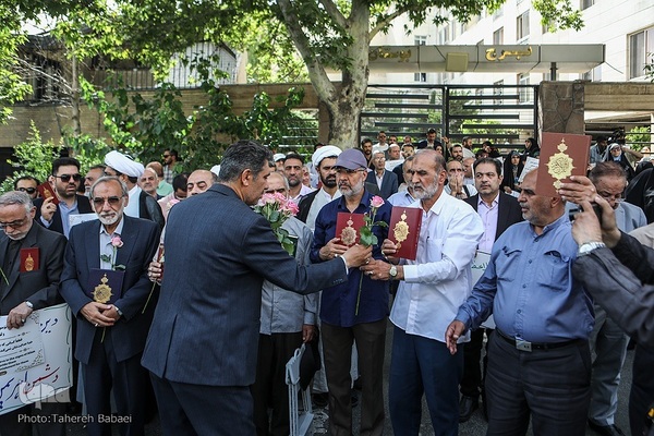 تجمع جامعه قرآنی در پی هتک حرمت به قرآن کریم 