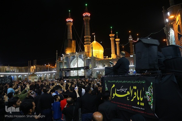 حال و هوای حرم قم در شام شهادت امام باقر(ع)