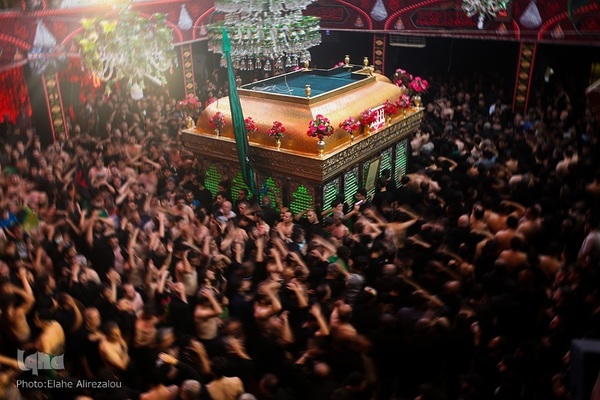 عزاداری عاشورا در چهارراه گلوبندک 