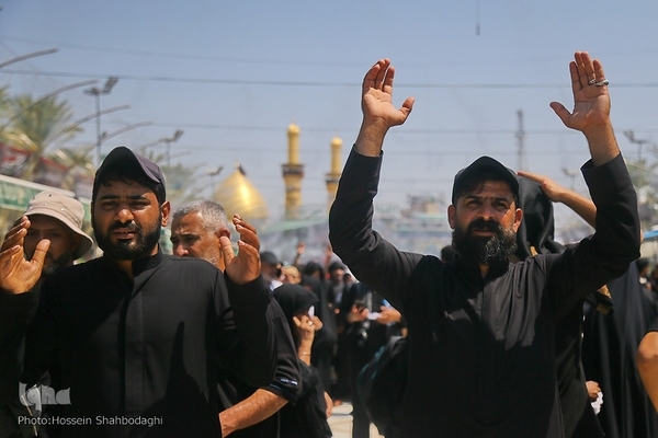 قرائت زیارت اربعین در بین الحرمین