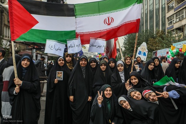 راهپیمایی یوم‌الله ۱۳ آبان در تهران