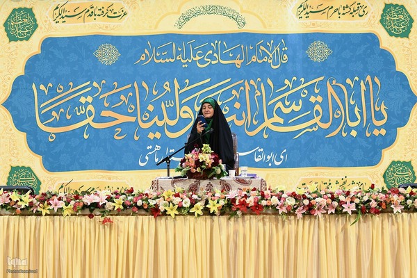 کرسی تلاوت بانوان در آستان عبدالعظیم(ع)