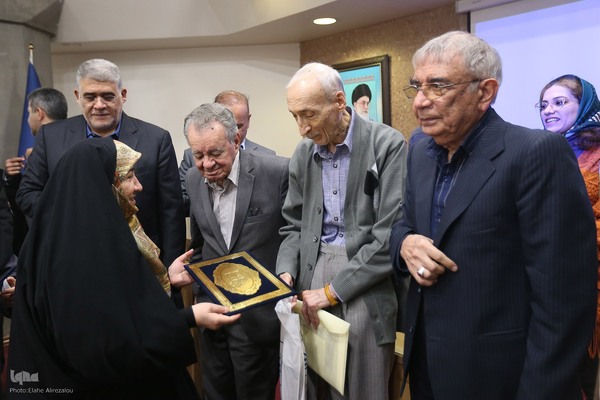 نشست «تأثیر قرآن بر آثار مولوی»