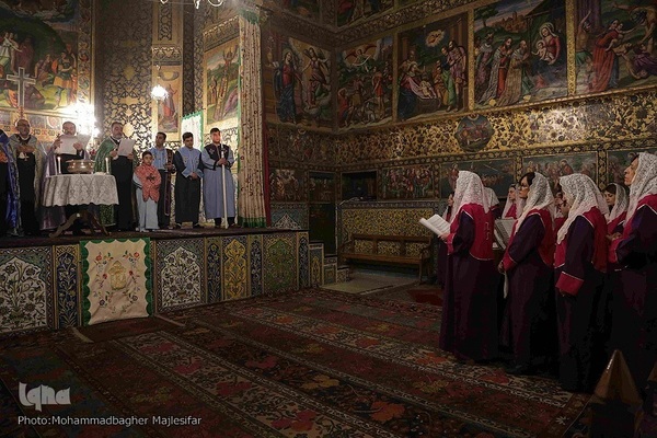 آیین عشای ربانی در کلیسای وانک اصفهان