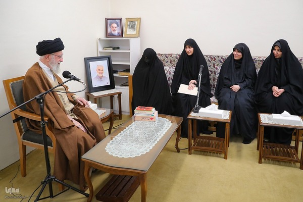 دیدار خانواده سردار شهید حاج قاسم سلیمانی و رهبر انقلاب