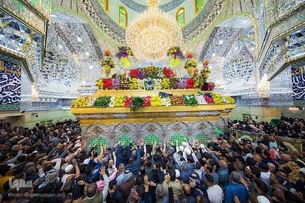 حال و هوای حرم حسینی در اعیاد شعبانیه 