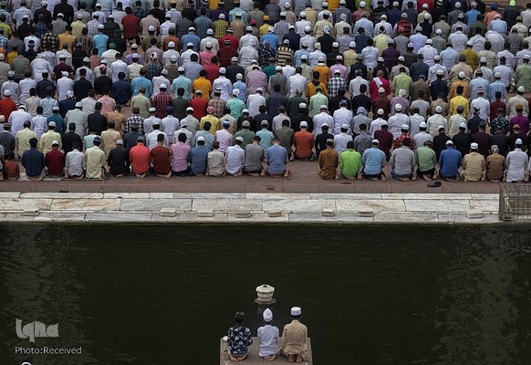 اقامه نماز جماعت ملل مسلمان در ماه رمضان 