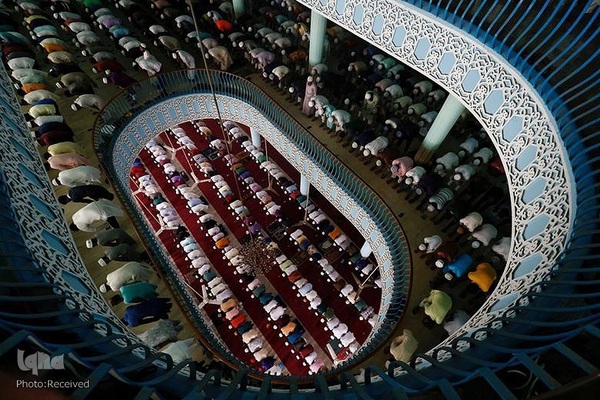 اقامه نماز جماعت ملل مسلمان در ماه رمضان 