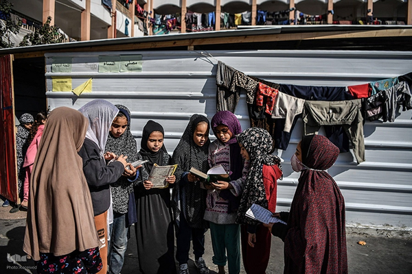 دختران غزه در اردوگاه جنگی قرآن می‌آموزند 