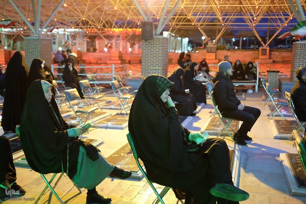 تحویل سال نو در کنار شهدا‎