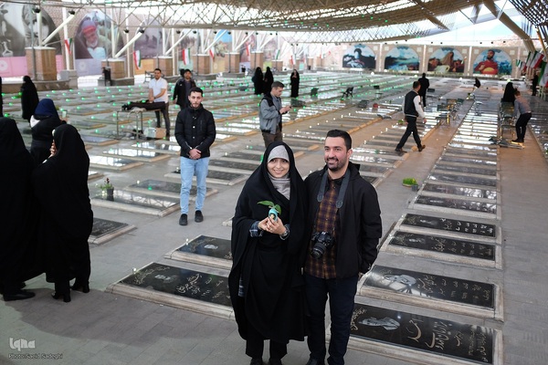 تحویل سال نو در کنار شهدا‎