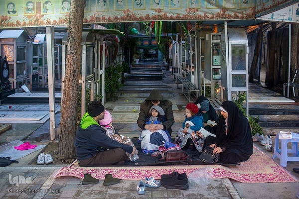 آغاز سال نو در کنار شهدا و درگذشتکان