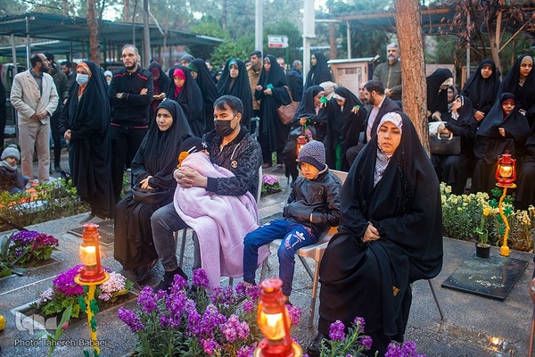 آغاز سال نو در کنار شهدا و درگذشتکان