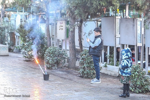 آغاز سال نو در کنار شهدا و درگذشتکان
