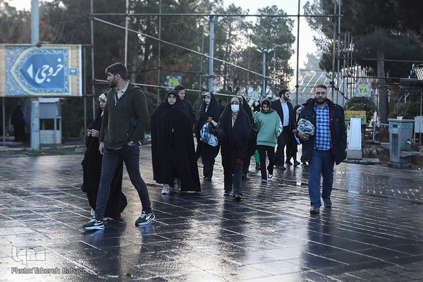 آغاز سال نو در کنار شهدا و درگذشتکان