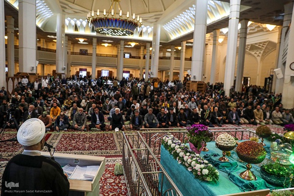 لحظه تحویل سال ۱۴۰۳ در حرم حضرت شاهچراغ(ع)