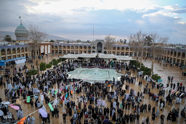 لحظه تحویل سال ۱۴۰۳ در حرم حضرت شاهچراغ(ع)