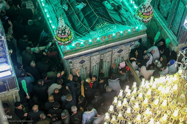 لحظه تحویل سال ۱۴۰۳ در حرم حضرت شاهچراغ(ع)